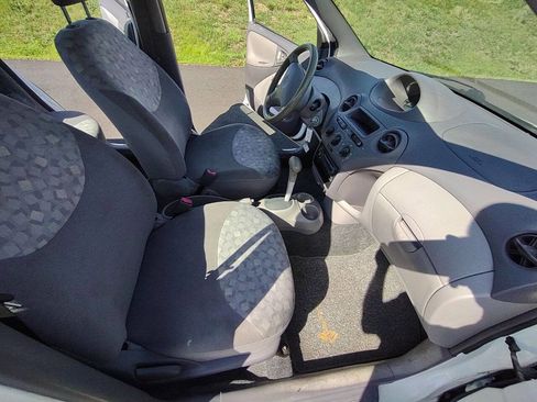 Used 2000 Toyota Echo Sedan FWD image 17