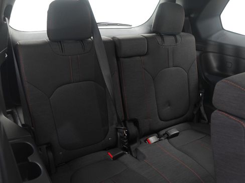 Used 2025 Honda Pilot Sport image 15