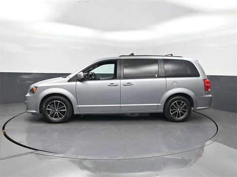 Used 2019 Dodge Grand Caravan GT image 2