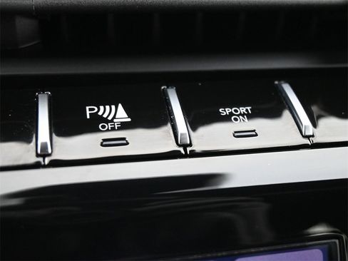 Used 2023 Jeep Grand Cherokee Altitude image 17