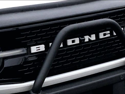 Used 2022 Ford Bronco Wildtrak image 26