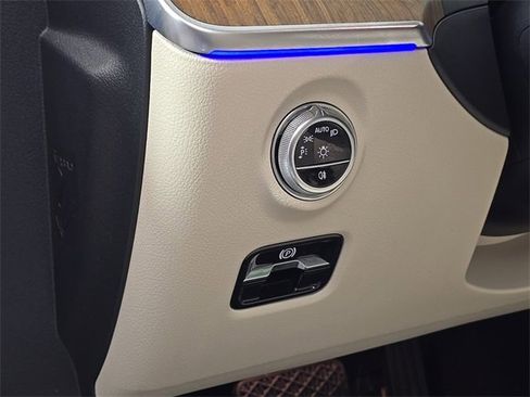 Certified 2022 Mercedes-Benz C 300 4MATIC Sedan image 18