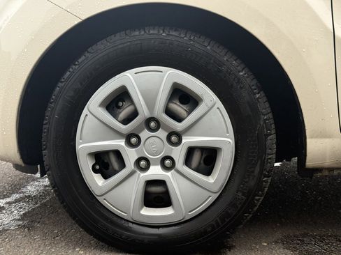 Used 2012 Kia Soul FWD image 26