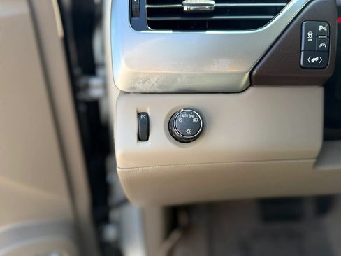 Used 2019 Chevrolet Suburban LT RWD image 27