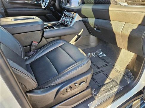 Used 2022 GMC Yukon Denali w/ Denali Premium Package image 21