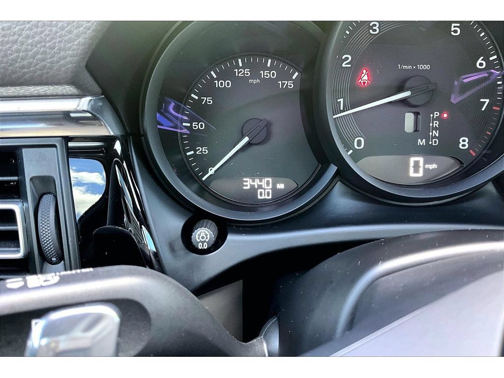 Used 2026 Porsche Macan AWD/4WD image 29