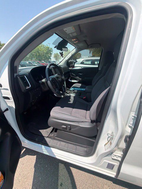 Certified 2024 Nissan Frontier SV AWD/4WD image 6