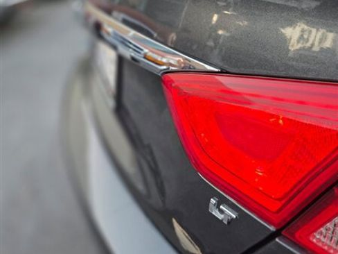 Used 2018 Chevrolet Impala LT image 12