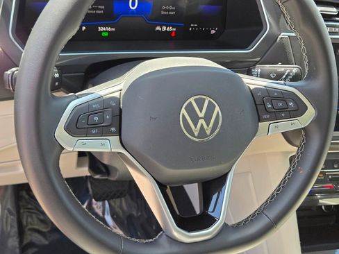Certified 2023 Volkswagen Tiguan SE w/ Panoramic Sunroof Package FWD image 16
