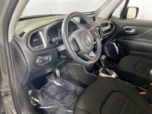 Used 2022 Jeep Renegade Latitude w/ Sun/Sound Group image 9