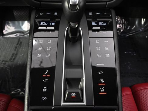 Used 2022 Porsche Macan GTS AWD/4WD image 36