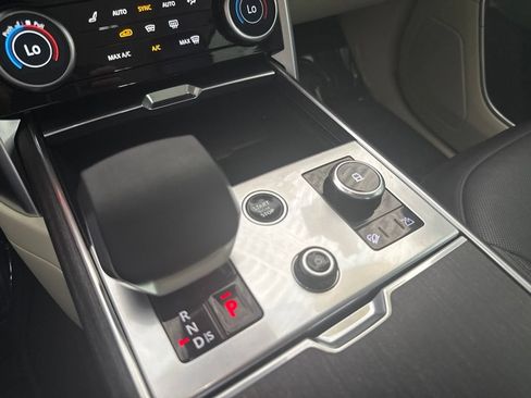 Used 2023 Land Rover Range Rover SE AWD/4WD image 17