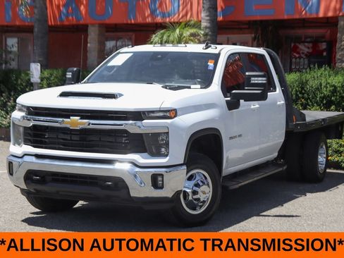 Used 2024 Chevrolet Silverado 3500 LT w/ Convenience Package AWD/4WD image 4