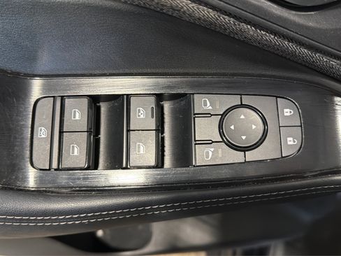 Used 2023 Nissan Rogue SV AWD/4WD image 16