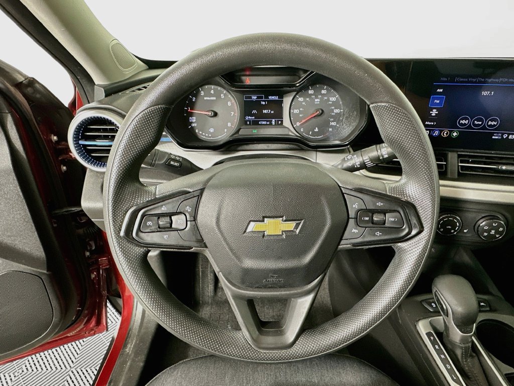 Used 2024 Chevrolet Trax LS w/ LS Convenience Package FWD image 11