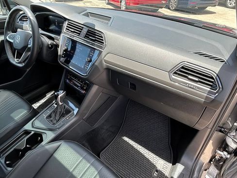 Used 2024 Volkswagen Tiguan SE FWD image 36