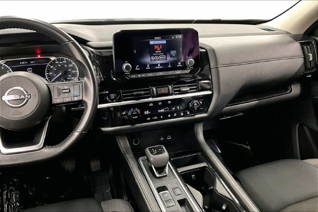 Used 2025 Nissan Pathfinder SV FWD image 7