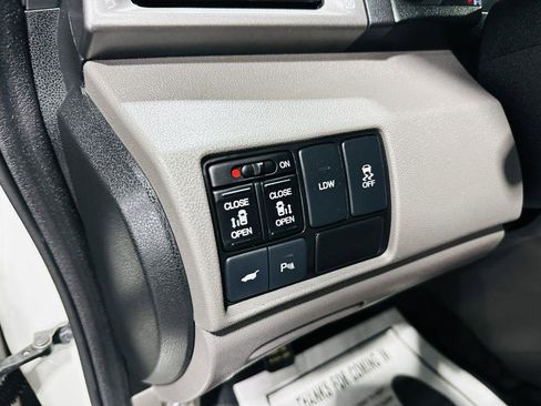 Used 2015 Honda Odyssey Touring image 12