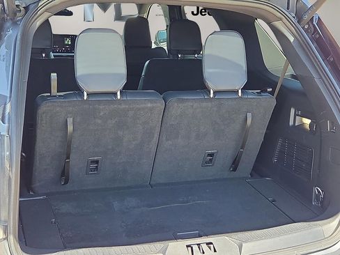 Used 2025 Ford Explorer ST-Line AWD/4WD image 8