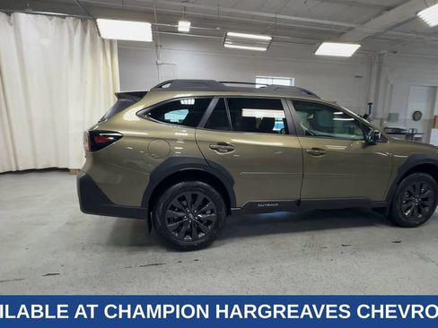 Used 2025 Subaru Outback Onyx Edition AWD/4WD image 11