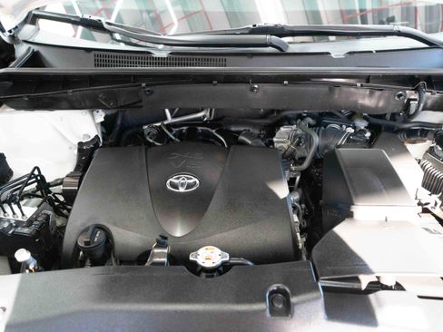 Used 2019 Toyota Highlander XLE image 30