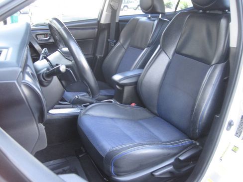 Used 2017 Toyota Corolla SE FWD image 22