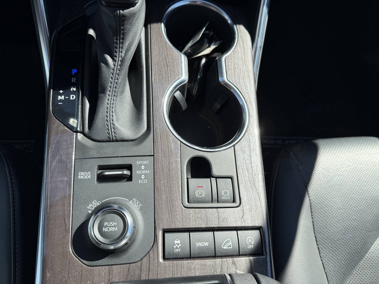Used 2021 Toyota Highlander Limited AWD/4WD image 26