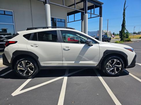 Used 2024 Subaru Crosstrek 2.0i Premium AWD/4WD image 6
