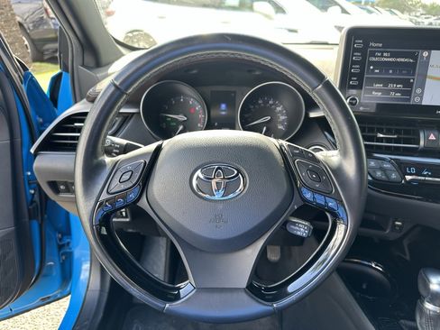 Used 2019 Toyota C-HR Limited image 13