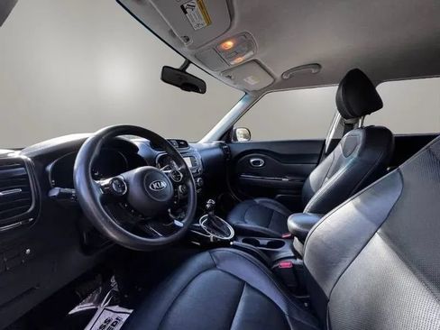 Used 2016 Kia Soul ! FWD image 12