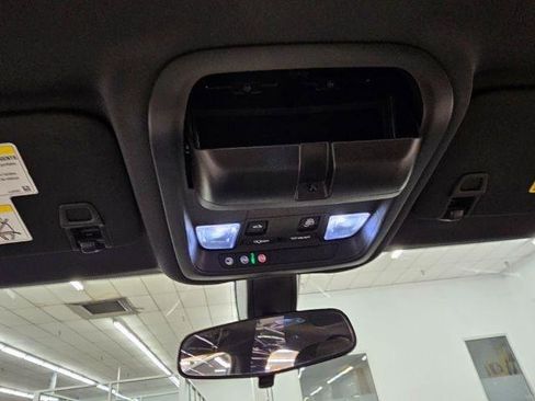 Used 2019 Chevrolet Equinox LT FWD image 24