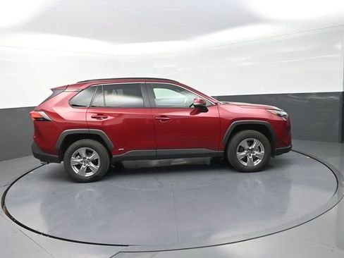 Used 2025 Toyota RAV4 XLE AWD/4WD image 14