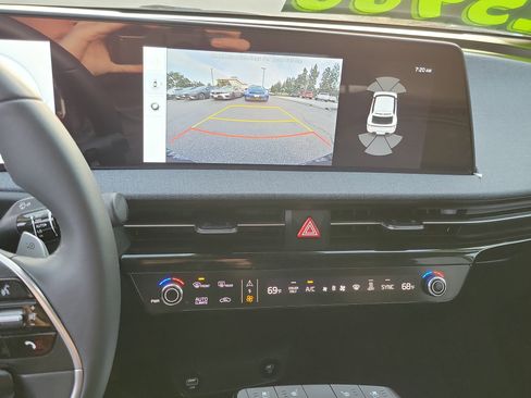 Used 2024 Kia EV6 Wind image 12