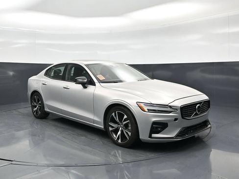 Used 2024 Volvo S60 B5 Core FWD image 54