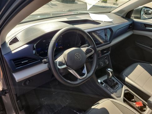 Used 2022 Volkswagen Taos SE image 19