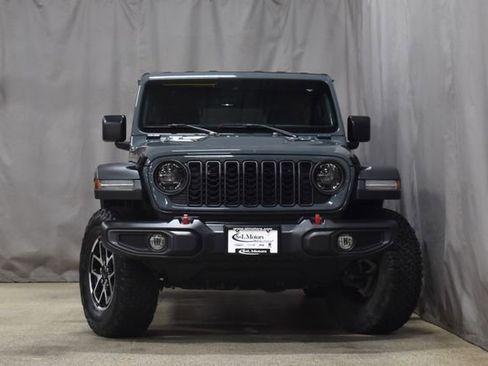 Used 2024 Jeep Wrangler Unlimited Rubicon w/ Convenience Group AWD/4WD image 5