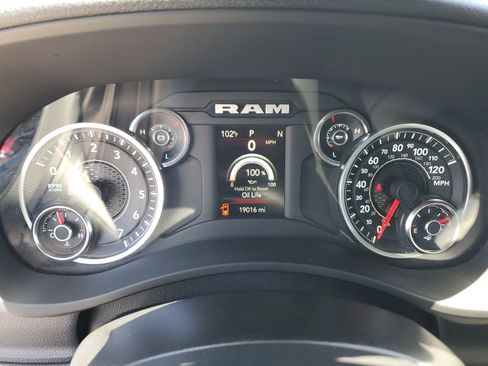 Used 2024 RAM 2500 Big Horn w/ Bed Utility Group image 32