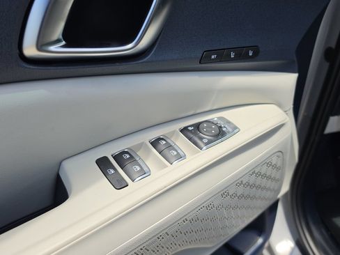 New 2026 Kia Carnival EX FWD image 21