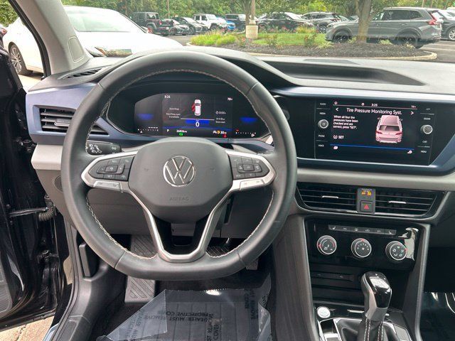 Used 2023 Volkswagen Taos SE FWD image 17