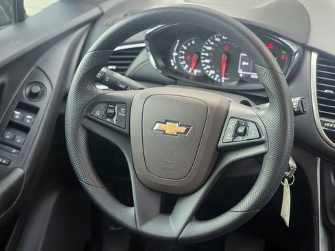 Used 2020 Chevrolet Trax LT FWD image 24