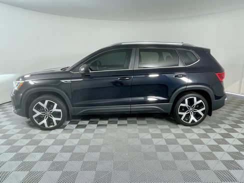 Used 2023 Volkswagen Taos SEL image 2
