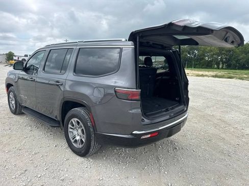 Used 2024 Jeep Wagoneer 4WD image 3
