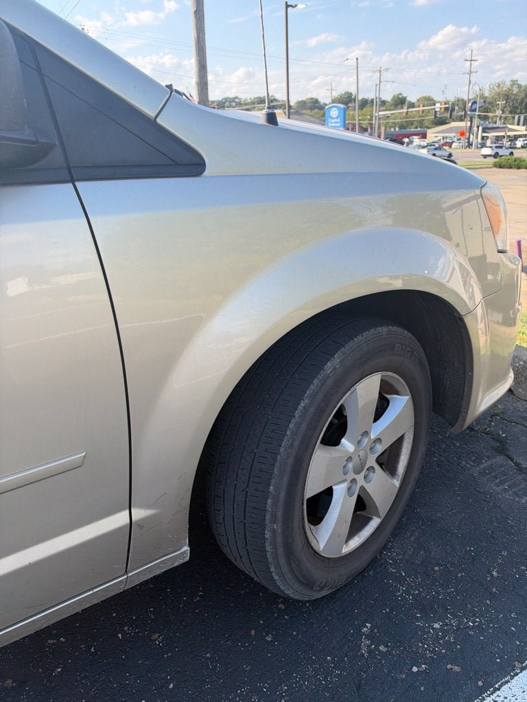Used 2013 Dodge Grand Caravan SE FWD image 8
