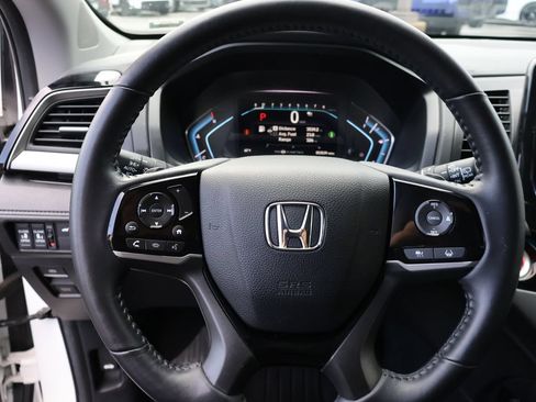 Certified 2024 Honda Odyssey Touring image 32