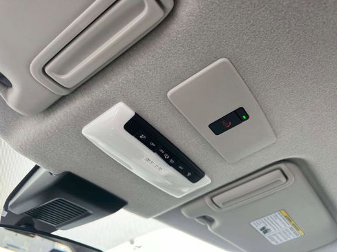 Used 2023 Nissan Kicks SR w/ SR Premium Package image 28