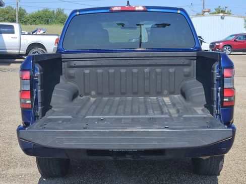 Used 2022 Nissan Frontier SV w/ Technology Package image 9