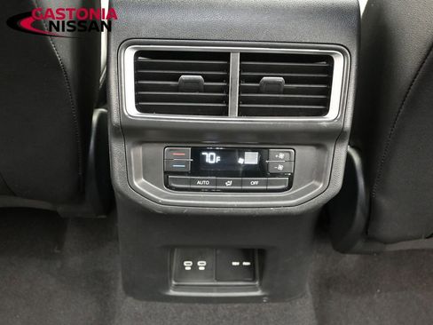 Used 2024 Volkswagen Atlas SE image 15