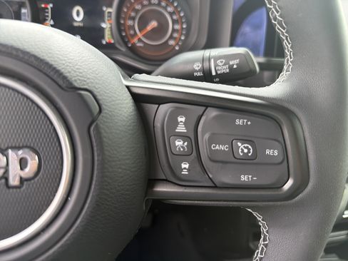 Certified 2025 Jeep Wrangler Sport image 25