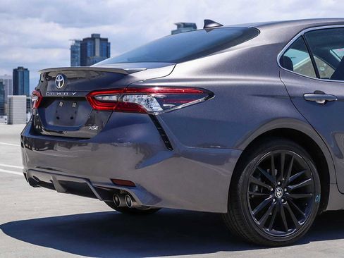 Used 2024 Toyota Camry XSE FWD image 9