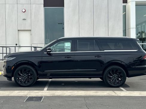 New 2026 Lincoln Navigator L Black Label image 6